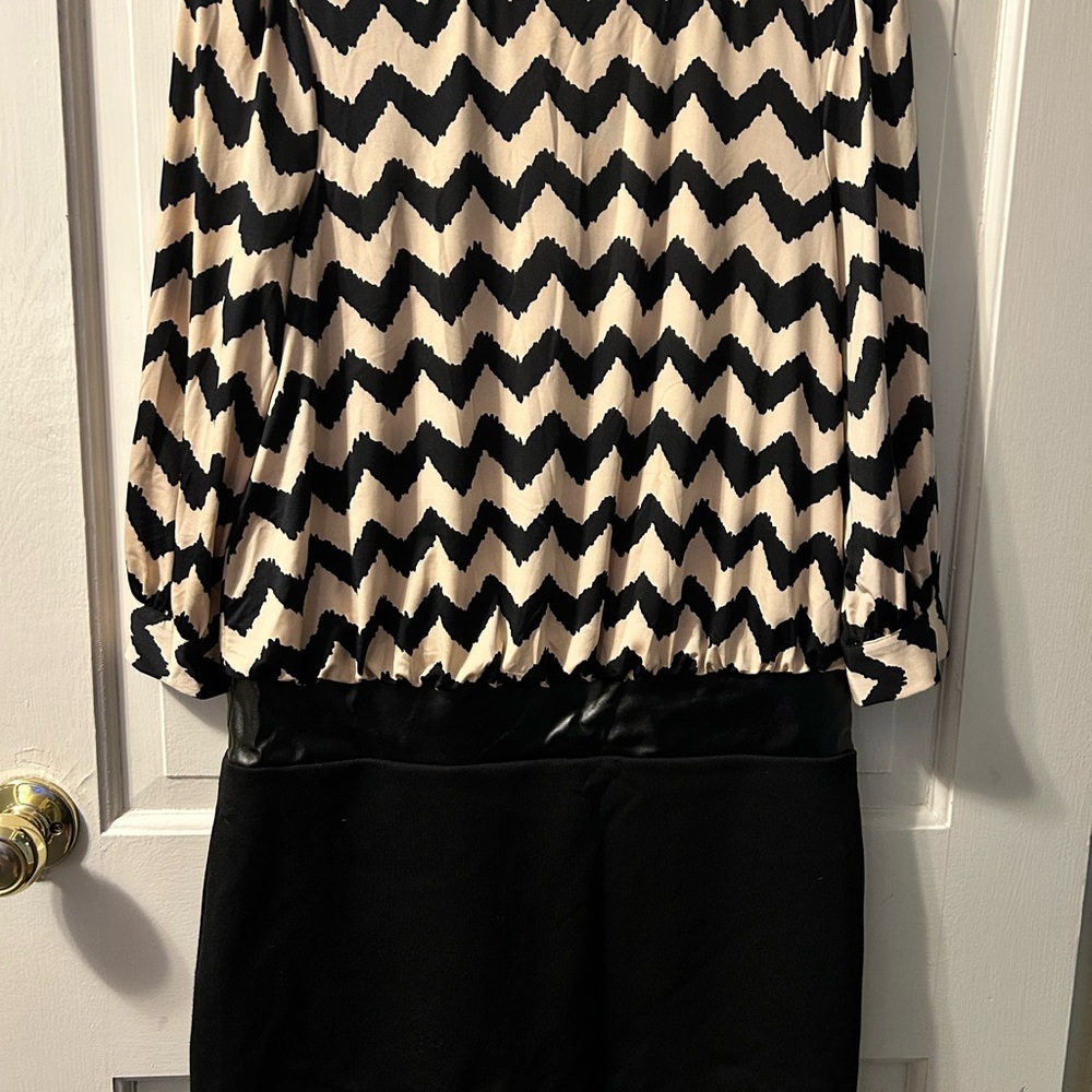 Luxology size 6 Ladies. Excellent condition. Leather accent